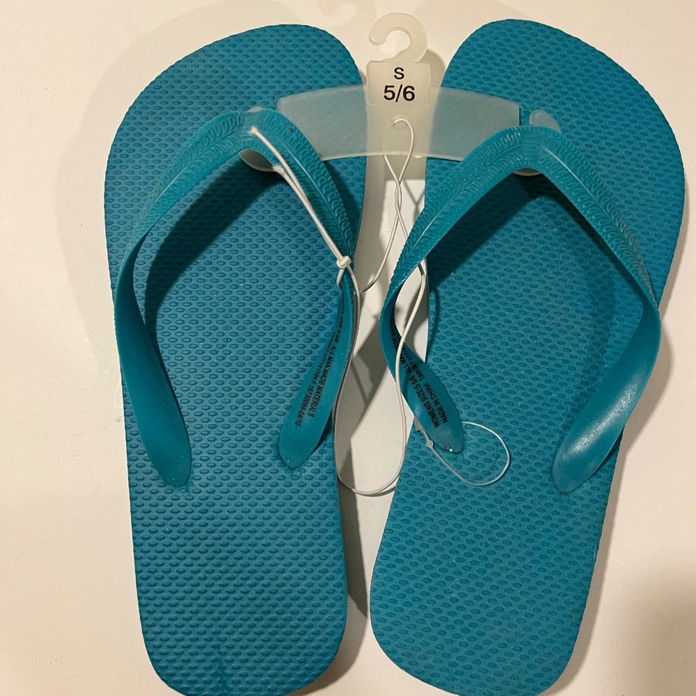 Aqua Flip Flops Sz 5/6